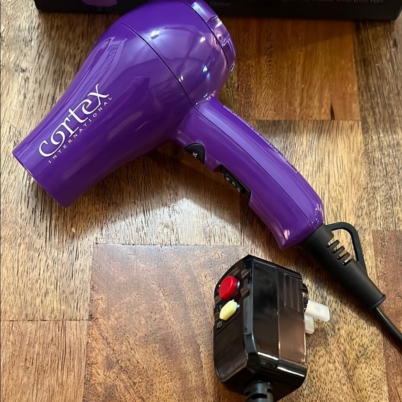 Cortex GOLD Black Series Tourmaline
Blow Dryer Purple - Picture 2 of 4